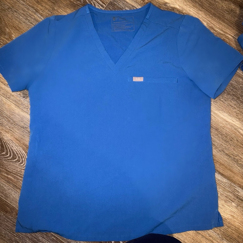 Women’s Figs Royal Blue Catarina - One-Pocket Scrub Top Size Large